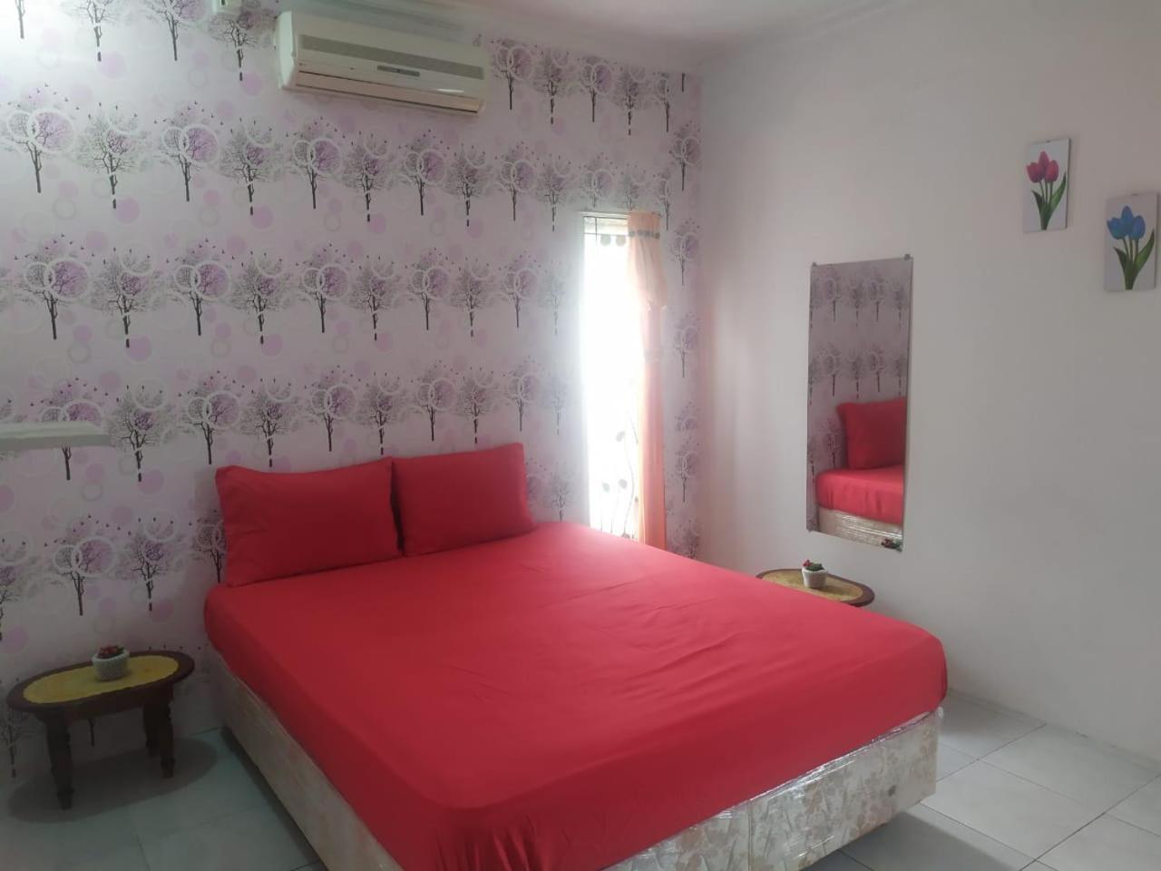 Endah Homestay Syariah Purwokerto Exterior foto