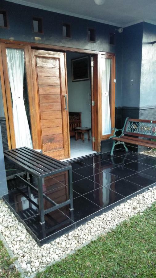 Endah Homestay Syariah Purwokerto Exterior foto